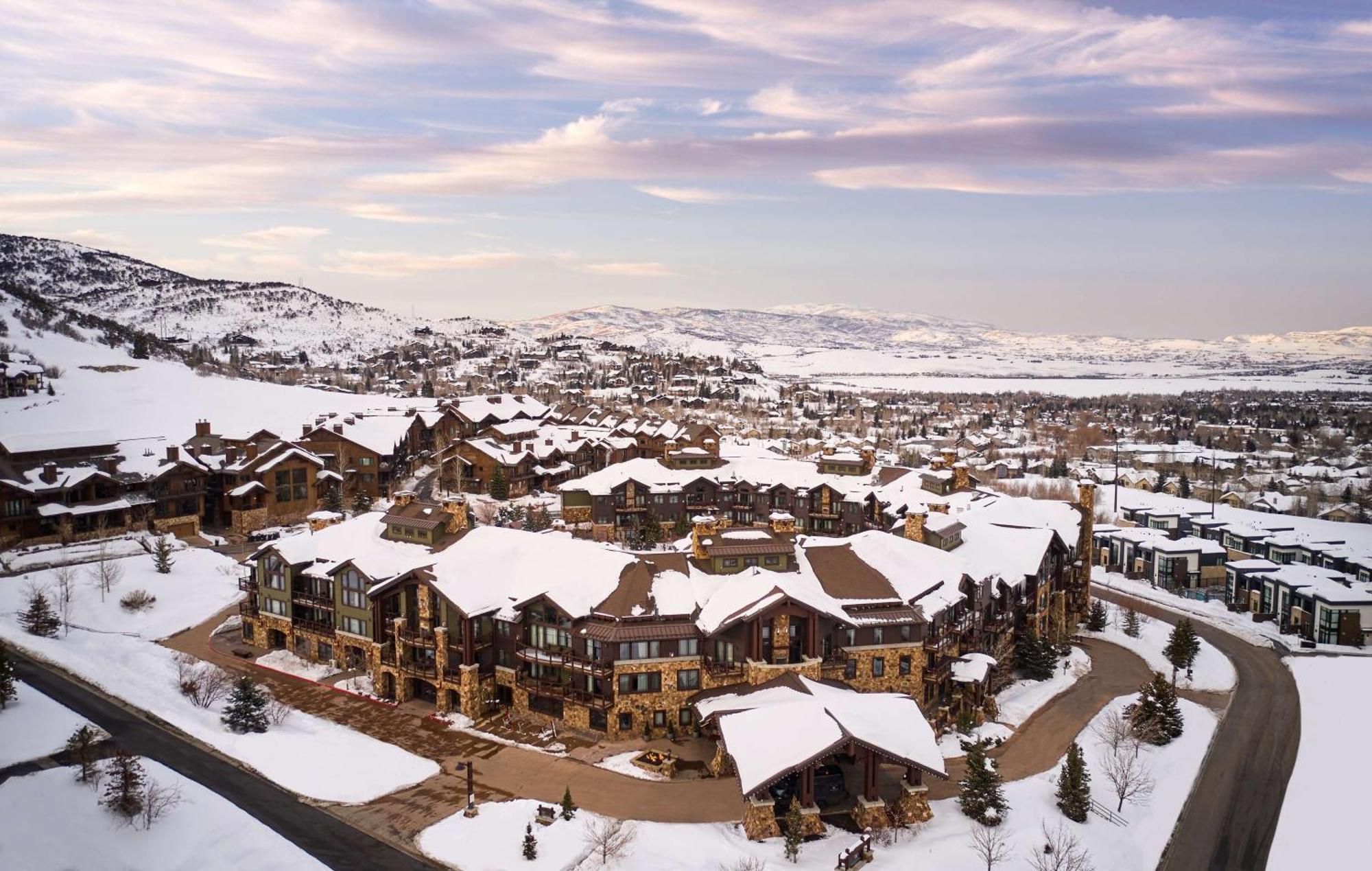 Waldorf Astoria Park City Hotel Exterior photo