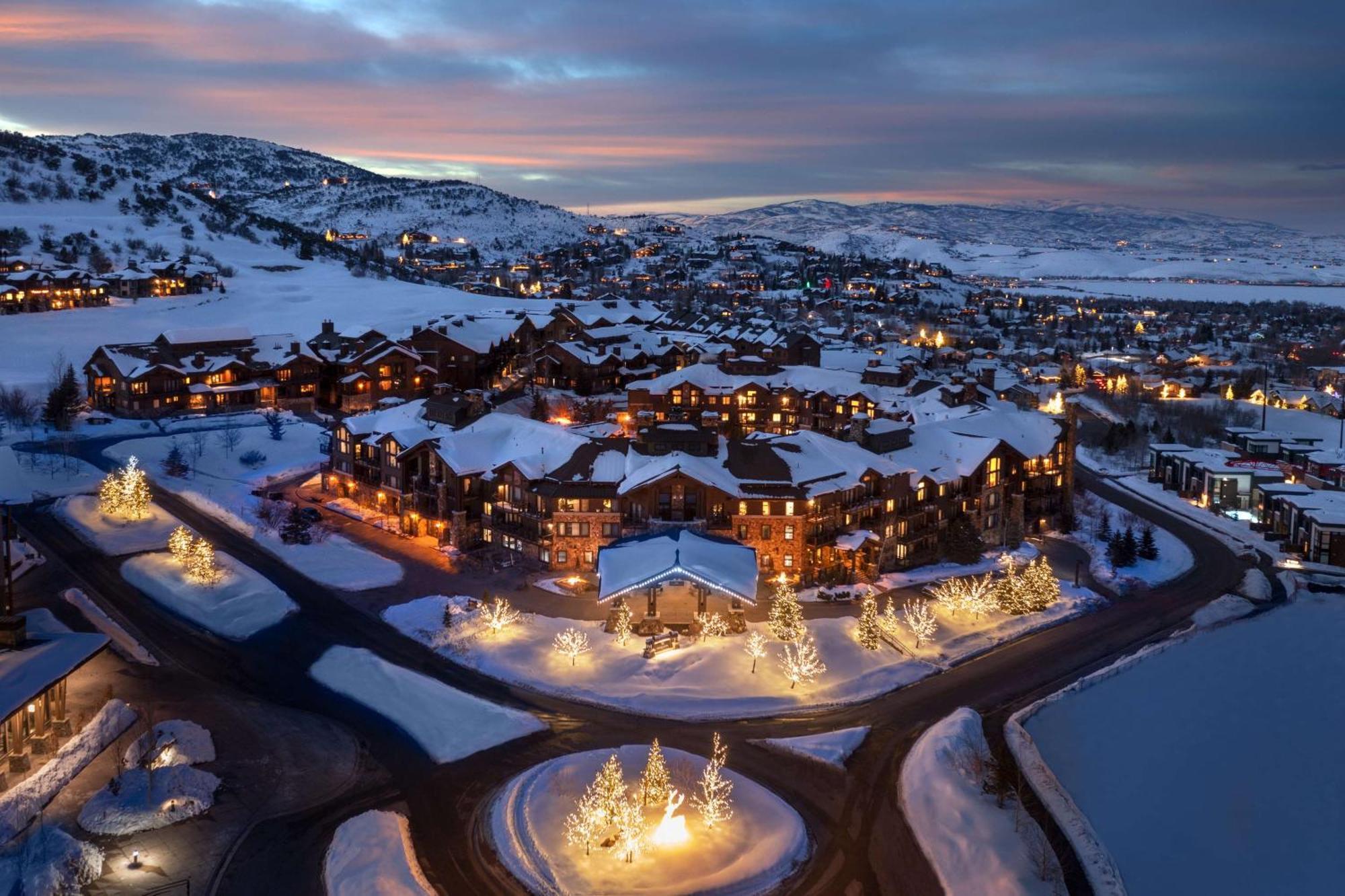 Waldorf Astoria Park City Hotel Exterior photo