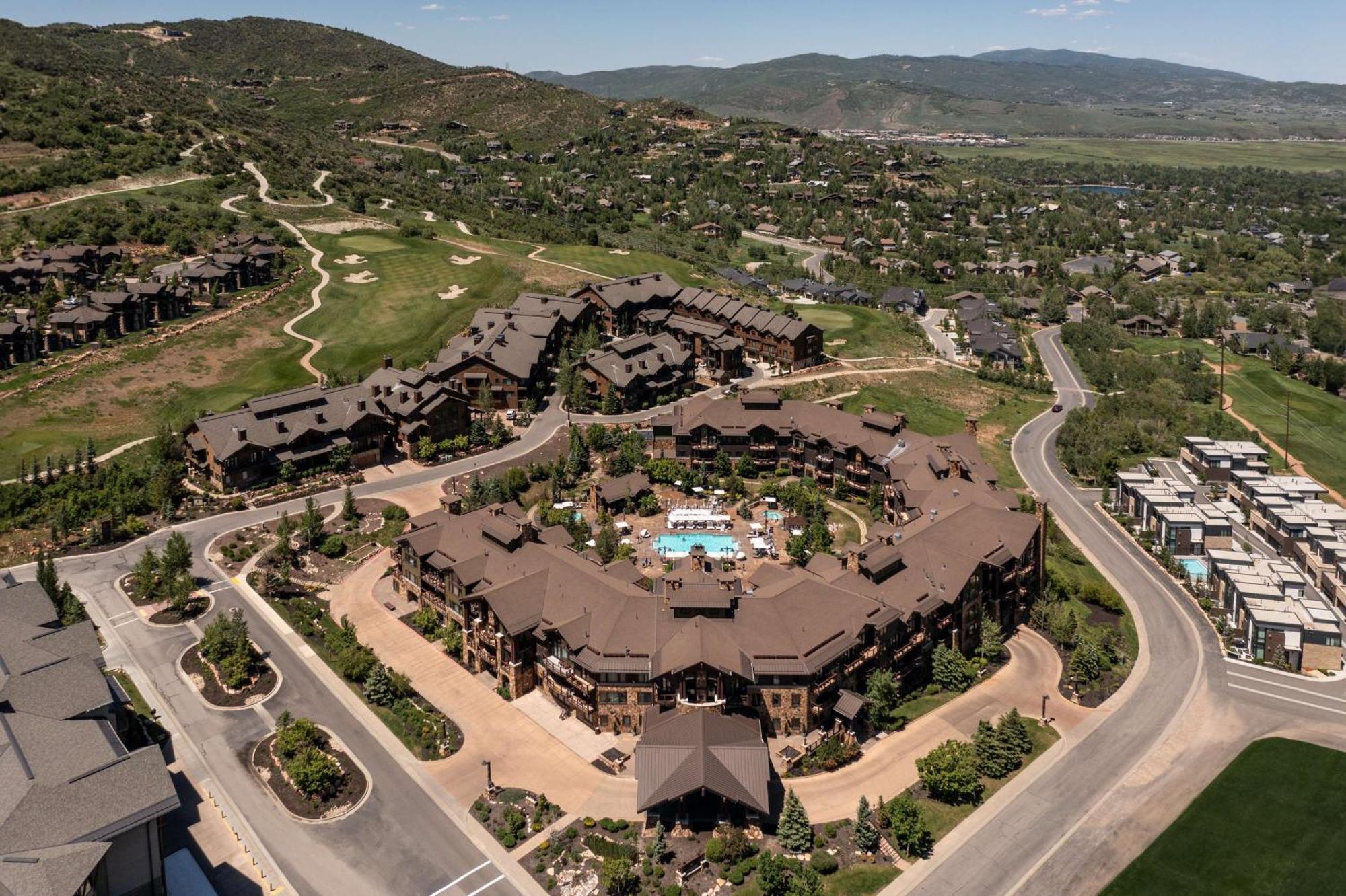 Waldorf Astoria Park City Hotel Exterior photo