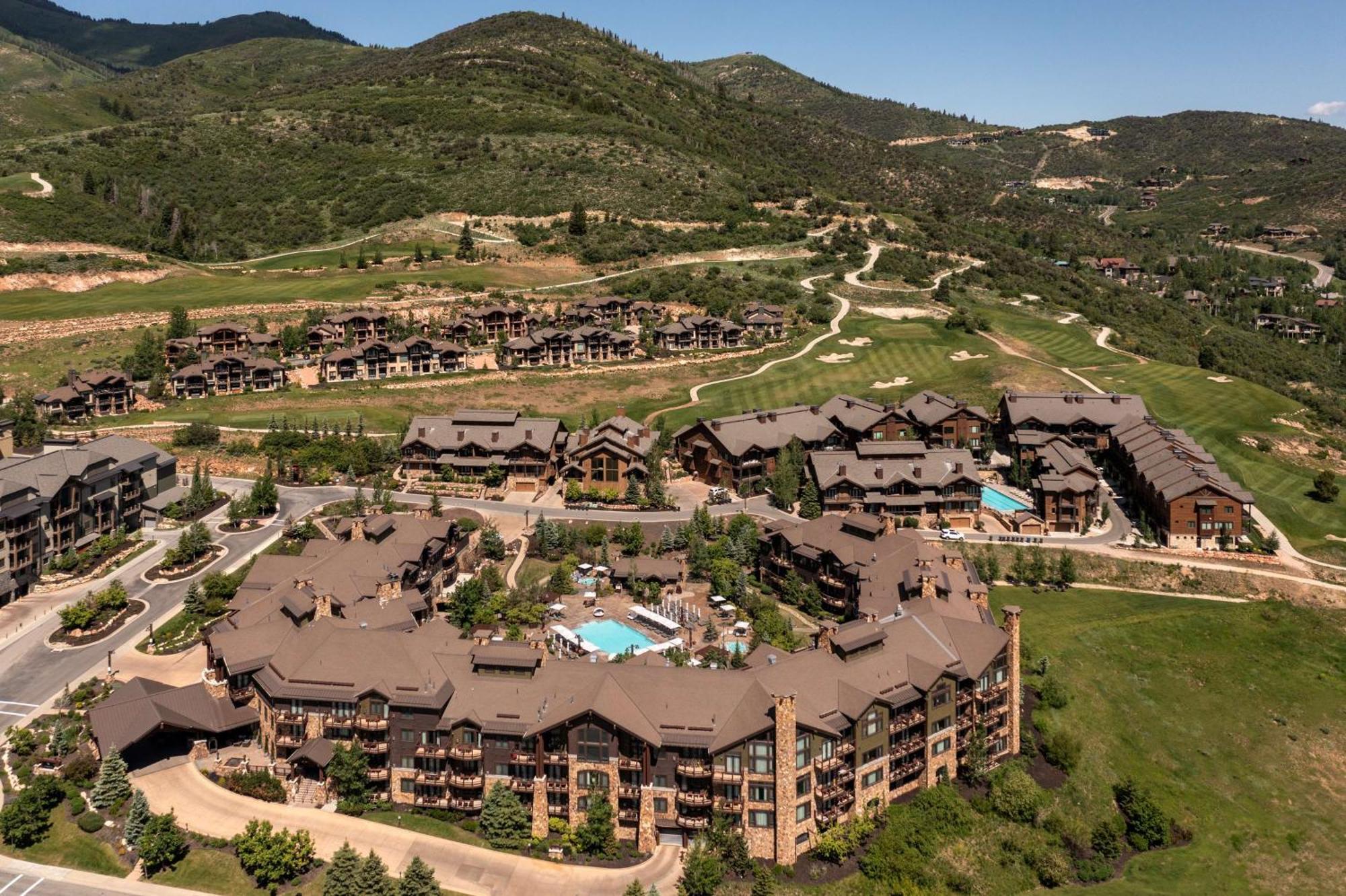 Waldorf Astoria Park City Hotel Exterior photo