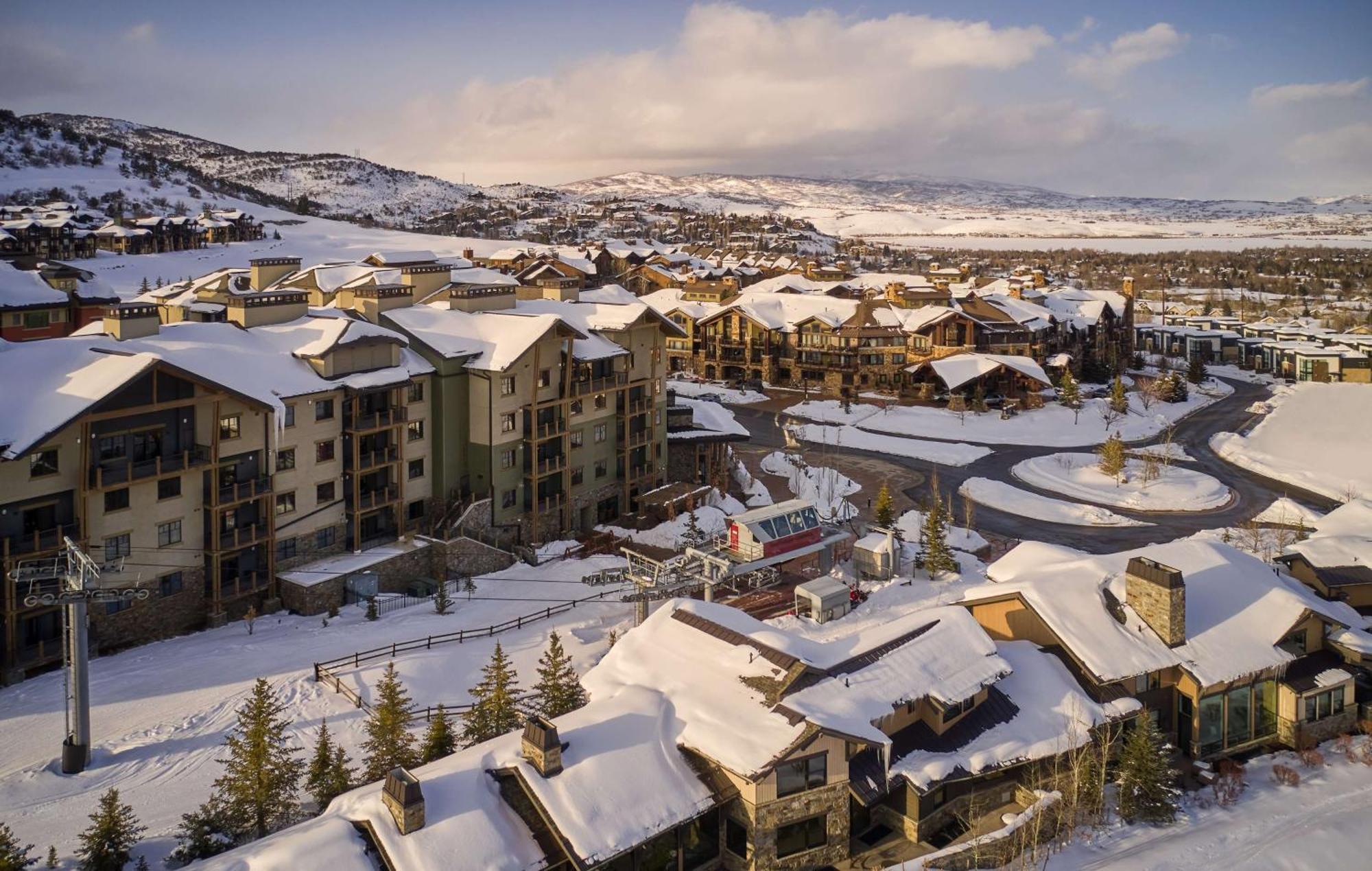 Waldorf Astoria Park City Hotel Exterior photo