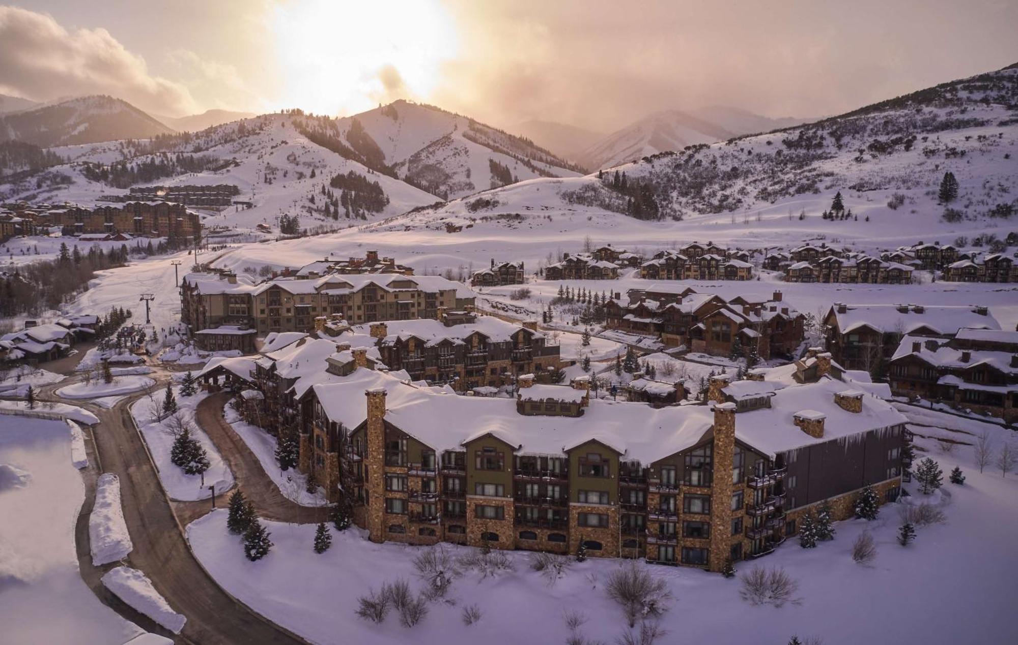 Waldorf Astoria Park City Hotel Exterior photo